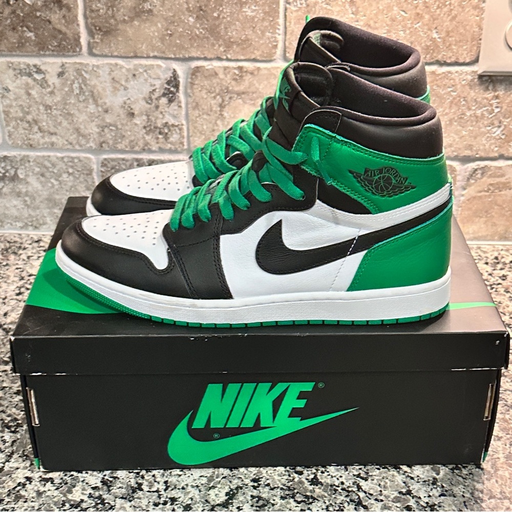 SOLD!!!! Nike Jordan 1, Lucky Green. Size 11, NIB